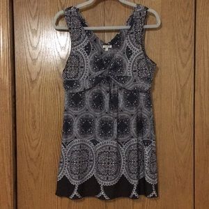 Studio Y Sleeveless Top, Size Medium